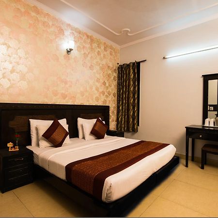 Hotel Sunrise Delhi  Exterior photo