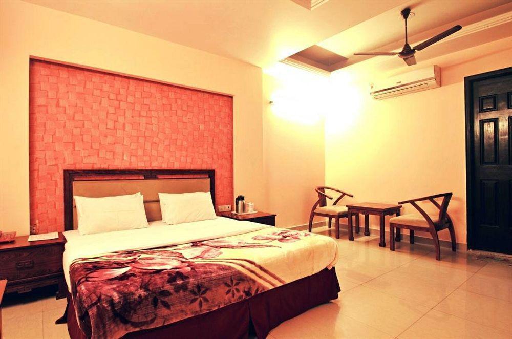 Hotel Sunrise Delhi  Exterior photo