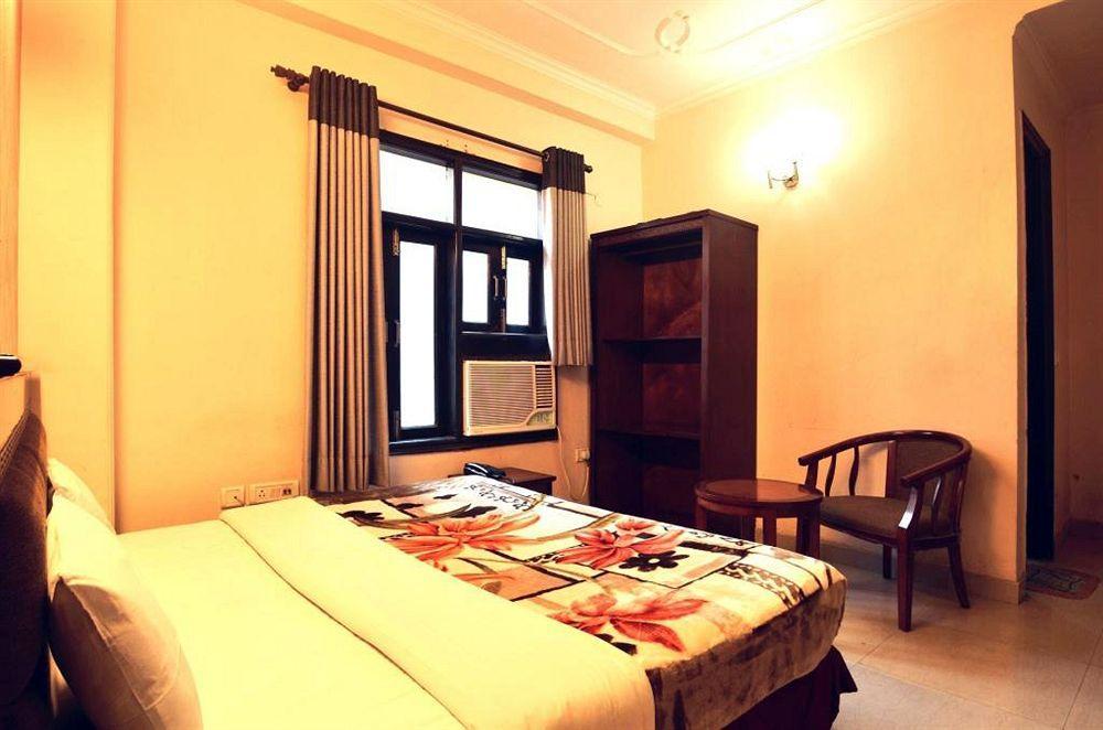 Hotel Sunrise Delhi  Exterior photo