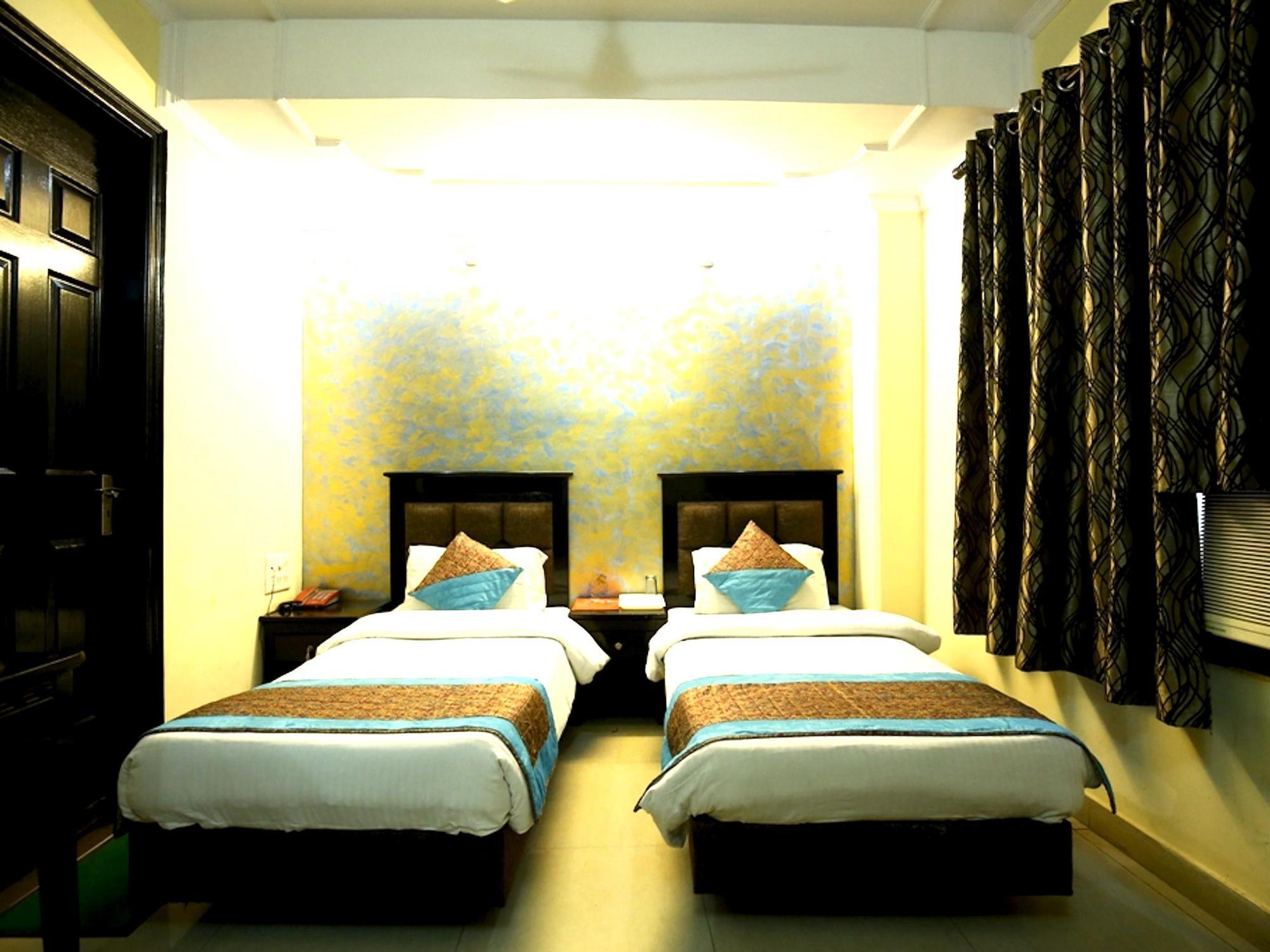Hotel Sunrise Delhi  Exterior photo