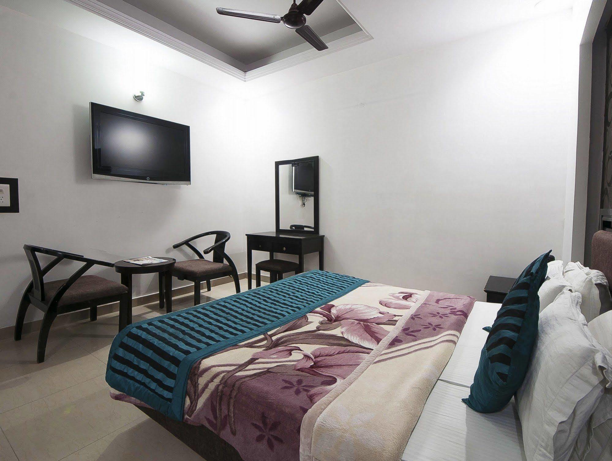 Hotel Sunrise Delhi  Exterior photo