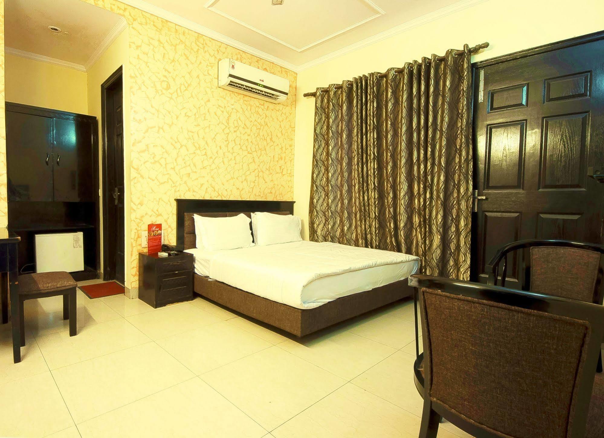 Hotel Sunrise Delhi  Exterior photo