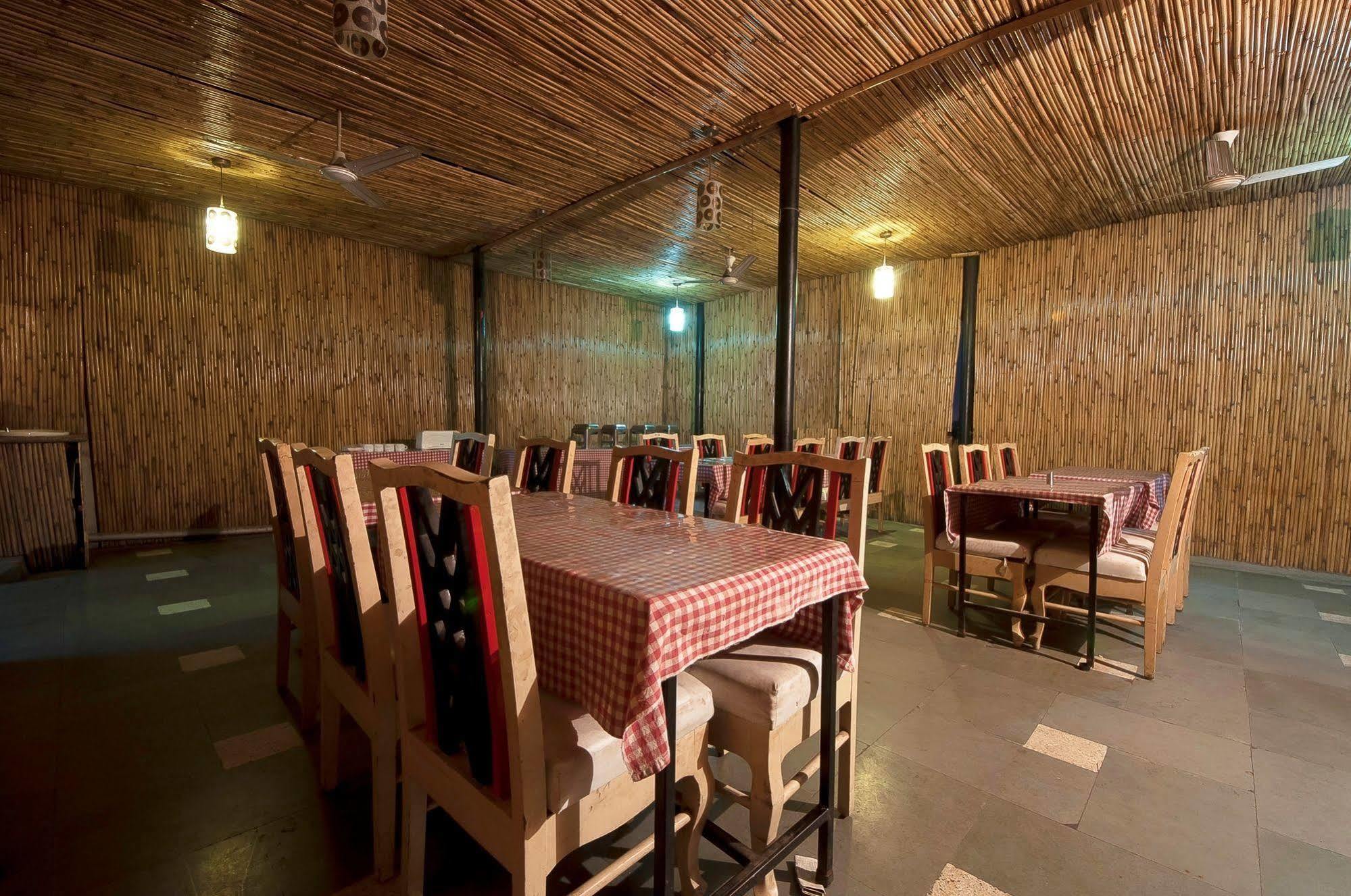 Hotel Sunrise Delhi  Exterior photo