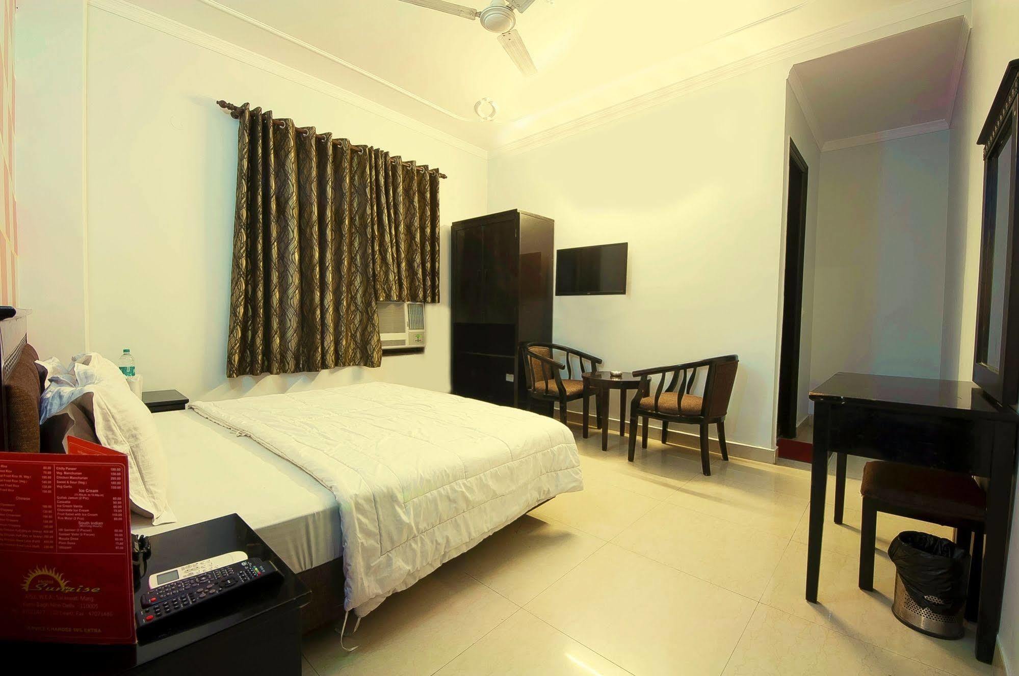 Hotel Sunrise Delhi  Exterior photo